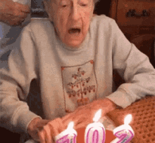 546D35AA-578D-4F5E-AC8D-82BC5E56ECB3.gif