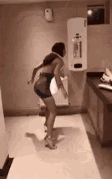 871E6254-7E06-4290-AFBB-0ECD87283EC8.gif