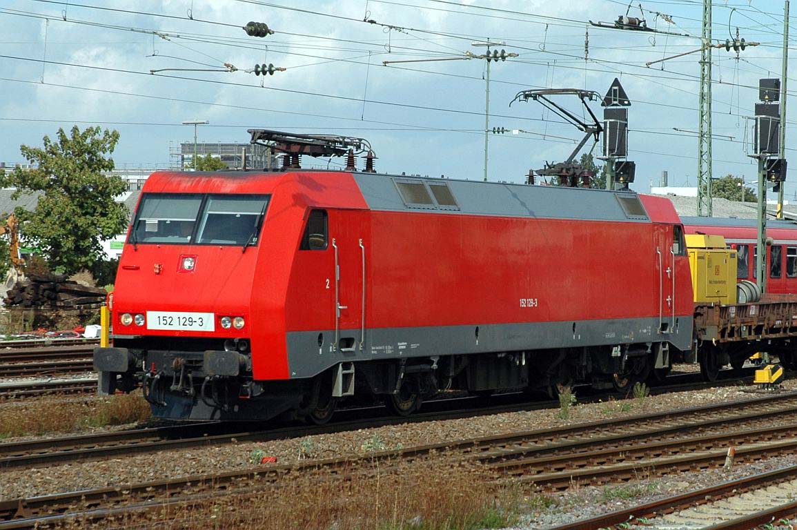 Db-152129-00-c.jpg