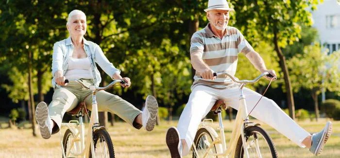 Government-Over-70-year-old-people-must-stay-inside-for-their-own-good-Boomers.jpg