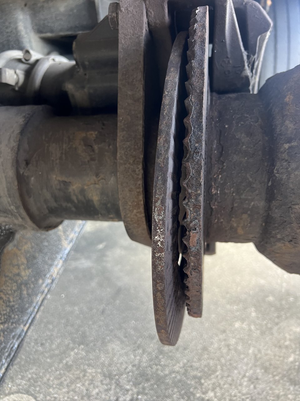 Trailer brakes locking up on one axle Trucking