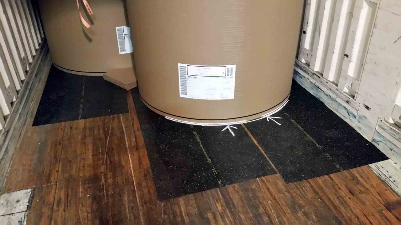 Paper-rolls-on-rubber-mats-Smaller-File.jpg