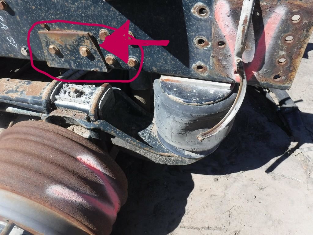PETERBILT-379-Suspension-Misc-Parts-yp0n2yqq7wNO_f.jpg