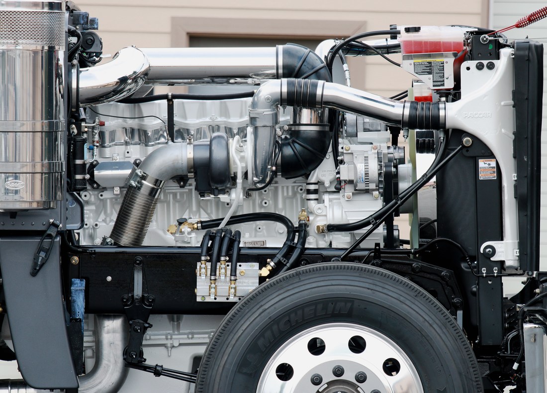 white-engine_orig.jpg