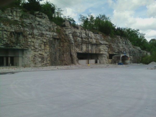 CAVES IN MO. WHERE YOU GO INSIDE AND LOAD AMERICOLD