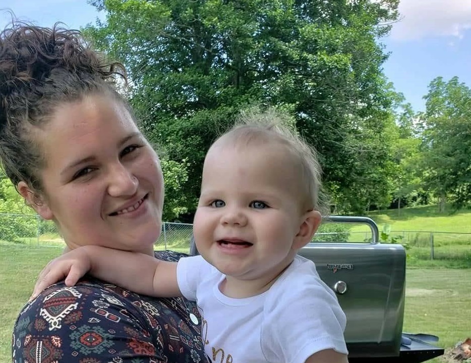 Hero Driver Saves Unconscious Young Mother… By Letting Her Crash Into Him