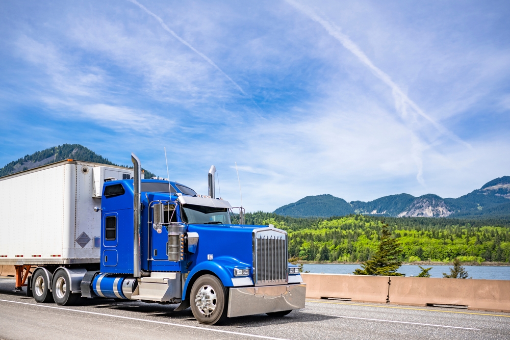 Texas Cancels 6,400 CDLs for Immigrant Drivers