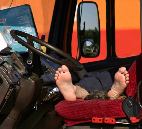 Want Split Sleep Schedules? The FMCSA Wants To Hear From You!