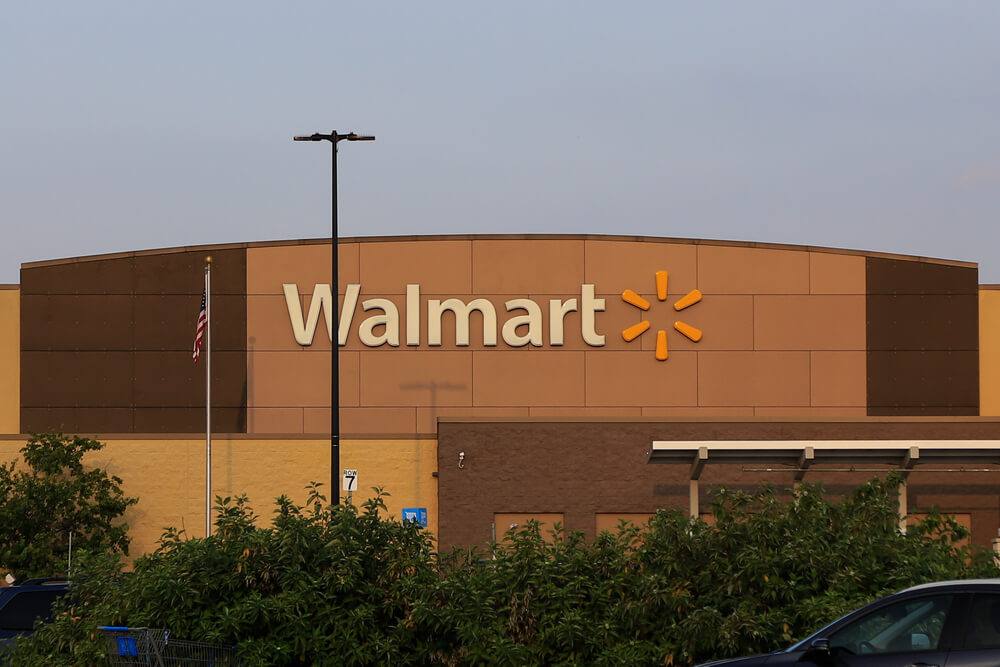 Walmart’s Raises Trucking Industry Bar With $110,000 Annual Fleet Driver Salary